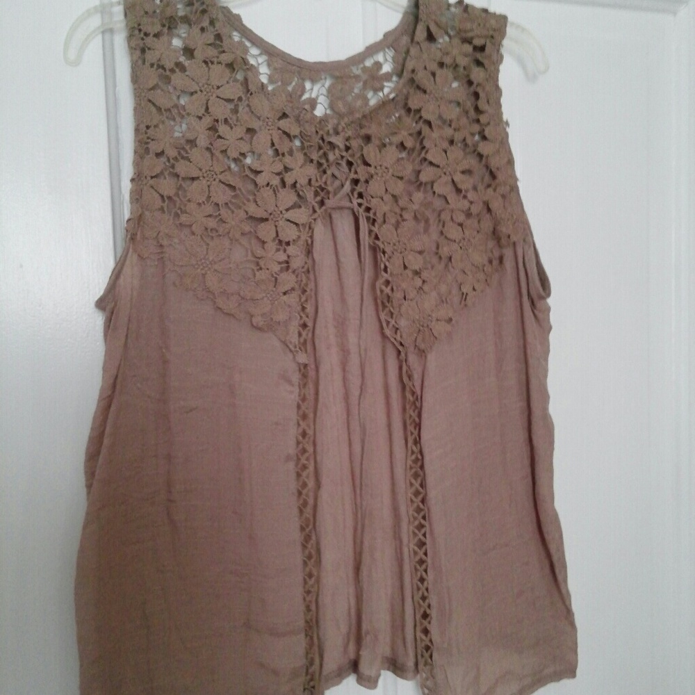 Ladies cut out top